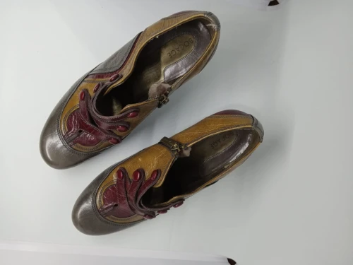 Très chic paire chaussure à talon pour femme de la marque française BOCAGE Pointure 40