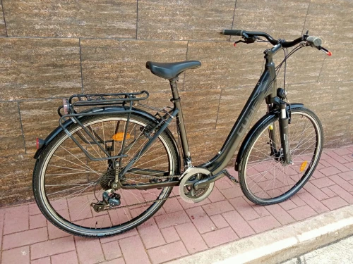 Vélo VTC Cube Touring GTS global travel system