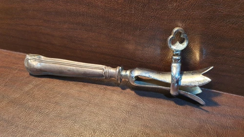 Manche à gigot en métal argenté