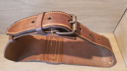 Ceinture de musculation, haltérophilie et même de chantier. Ceinture lambaire en cuir. Taille S