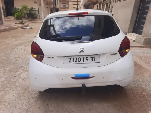 Peugeot 208 2019 Silver Line