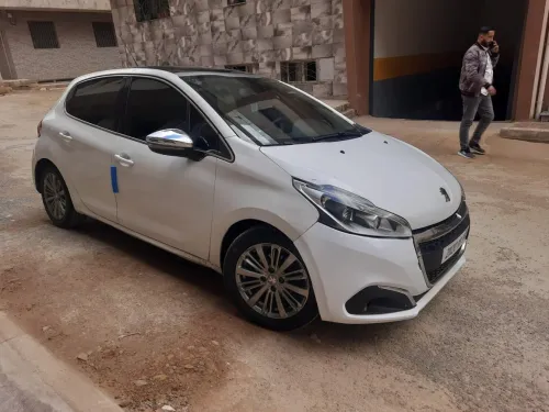 Peugeot 208 2019 Silver Line