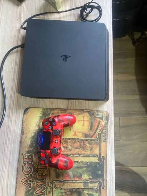 PLAYSTATION 4 Slim 500 GB