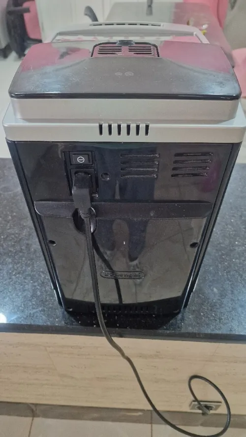 Cafetière delonghi magnifica S plus