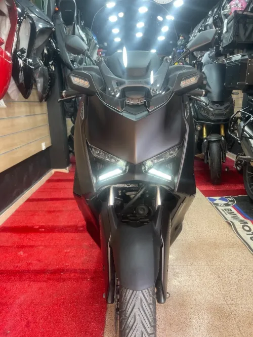 Yamaha XMAX 300 2025
