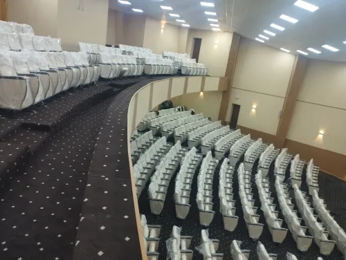 Chaise conférence et théâtre en polyuréthane pied normal et central 