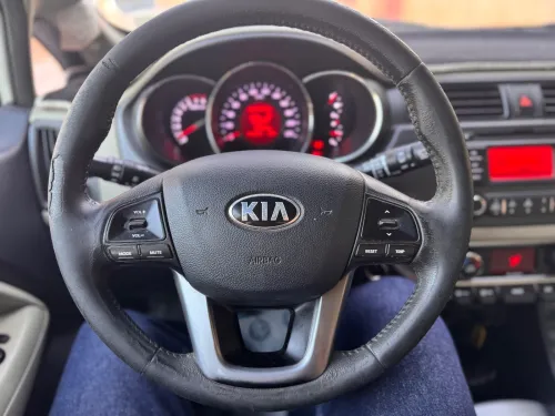 Kia Rio 5 portes 2013 Funny