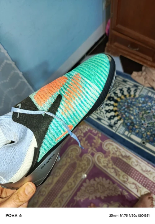 Chaussures NIKE pointeur 43