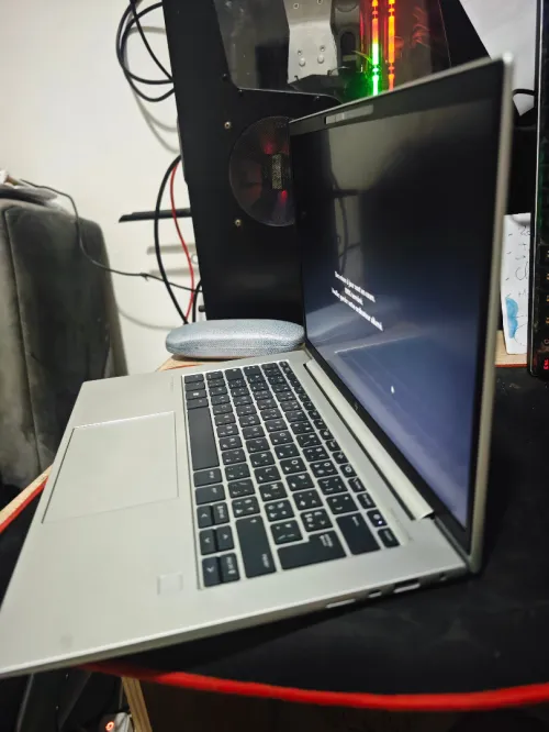 Laptop HP Elitebook 845 G10 Bang and Olufsen