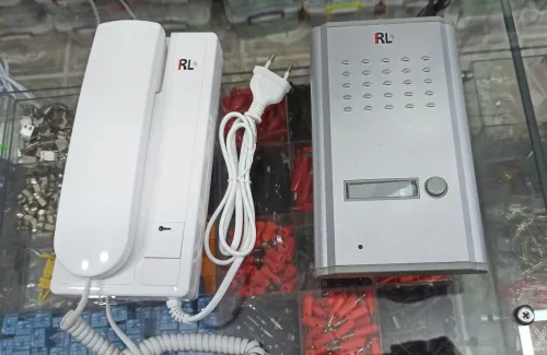 interphone 1etage +serrure electrique