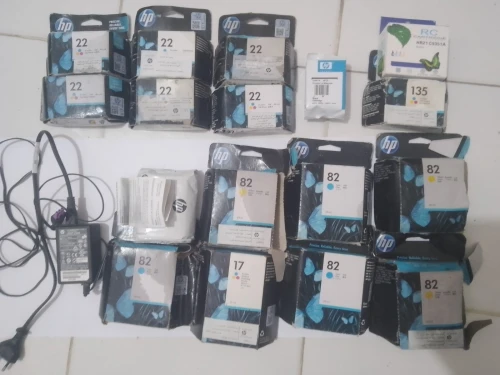 Lot cartouche HP . 7ps hp 82 / 7ps Hp 22 . 2 ps Hp 21 . 1ps HP 135 .
