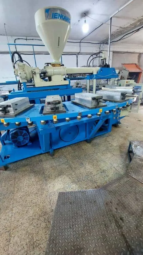 Machine injection pour chaussure 24 poste