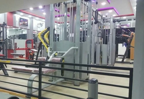 9 poste très bonne état marque fitness
