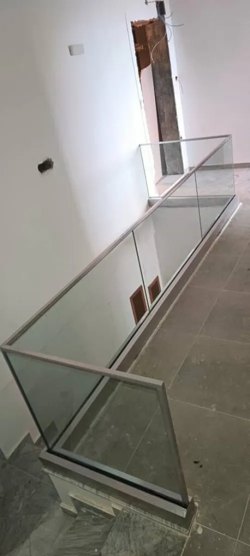 Minuisier aluminium pvc  et verre