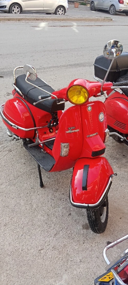 Piaggio et lml Vespa 2016
