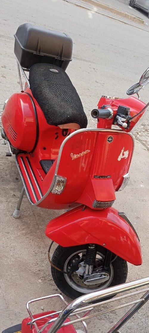 Piaggio et lml Vespa 2016