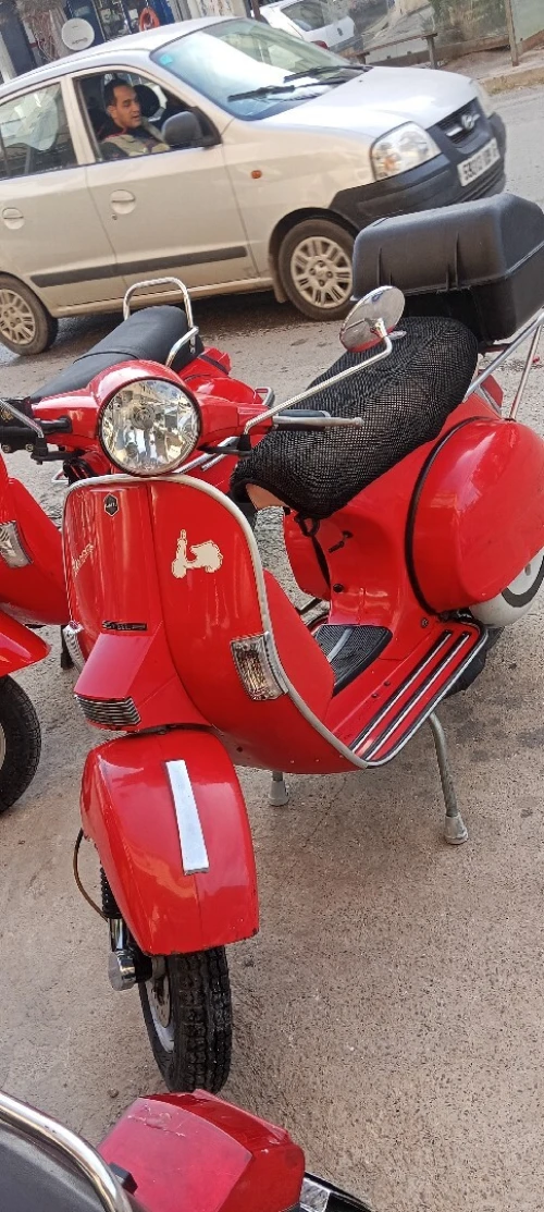 Piaggio et lml Vespa 2016