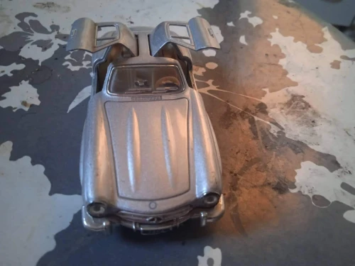VOITURES MINIATURES DE COLLECTION 