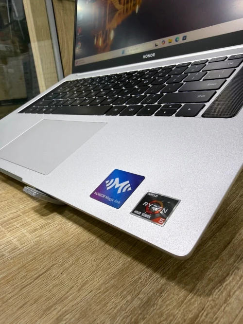 HONOR MAGICBOOK PRO | RYZEN 5 4600H | RAM 16GB | SSD 512GB | ÉCRAN 16,1 P | Clavier Lum