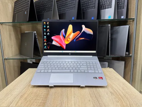 LAPTOP HP 15s | AMD RYZEN 5 5500U | RAM 16Go | SSD 512Go | Écran 15,6 FHD | Clavier Lum