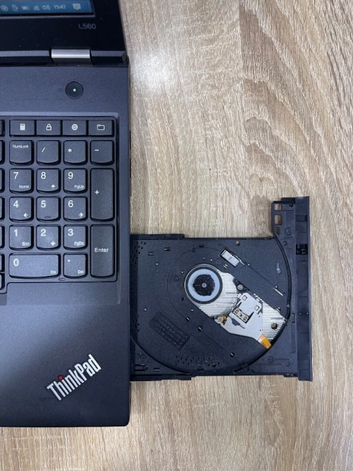 LAPTOP LENOVO THINKPAD L560 | i5 6eme | RAM 8Go | SSD 256Go |Écran 15,6 HD |Lecteur DVD |Lecteur SIM