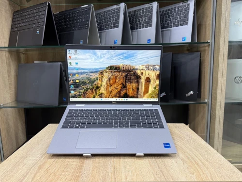 LAPTOP DELL LATITUDE 5530| i5 12eme| RAM 8Go| SSD 256Go|Ecran 15,6 FHD | clavier lum| empreinte
