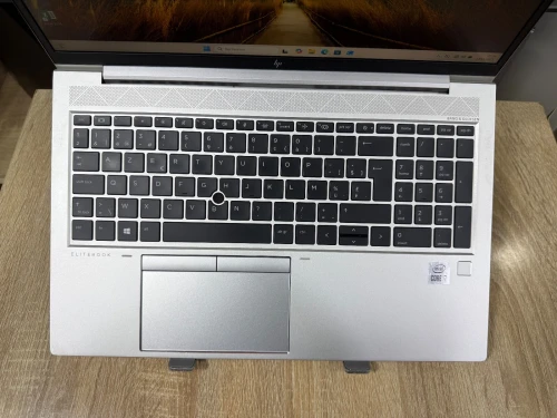 LAPTOP HP ELITEBOOK 850 G7 |i7 10ème |RAM 16GO |SSD 512Go |Ecran 15,6FHD TACTILE |clavier Lum |sim