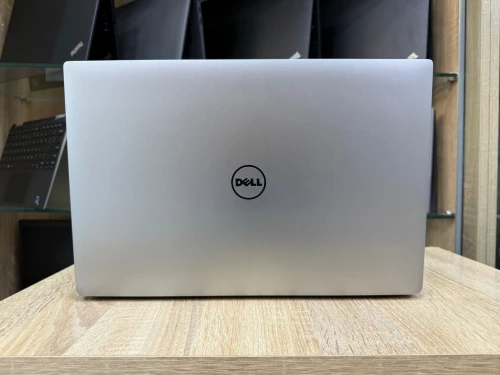 LAPTOP DELL PRECISION 5520| i7 6820HQ | RAM 32Go | SSD 512Go |NVIDIA M1200 4Go |Écran 15,6 4K Tactil