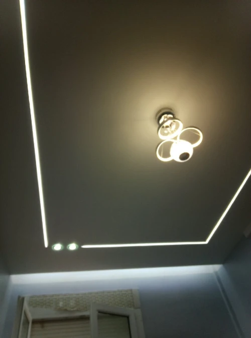 Faux plafond placoplâtre et peinture maison 