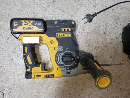 Perforateur Dewalt 18 volts  origine français 