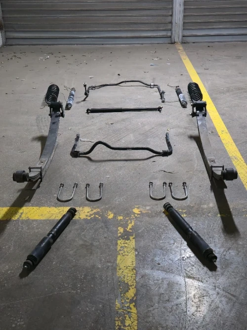 Suspension/ pneus/ sièges d'origine toyota land cruiser 76 Station