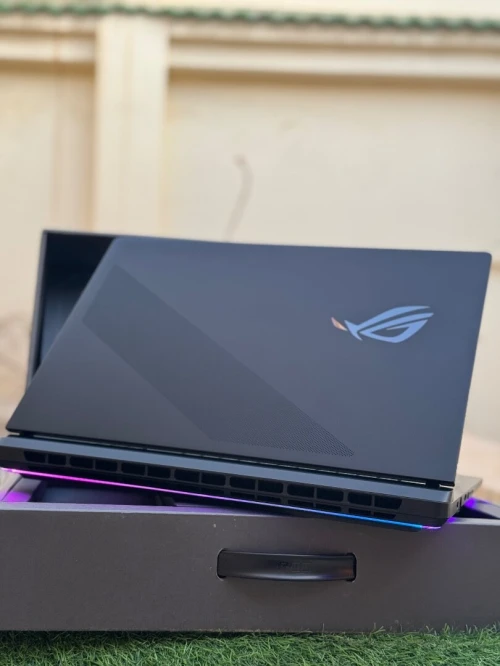 ASUS ROG Strix SCAR 18, Ultra 9 275HX, RTX 5090 24GB, 64GB RAM, 2TB SSD Platinum