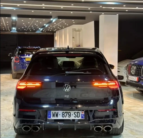 location de voiture Volkswagen Golf R 2024