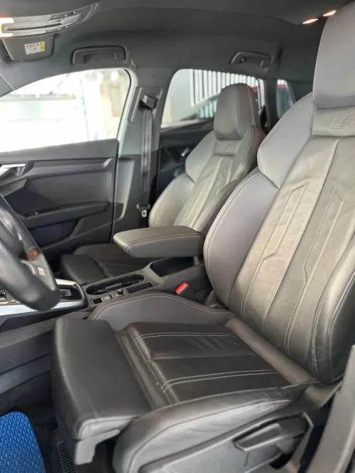 location de voiture Audi A3 2023 .s line