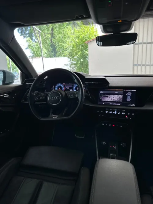 location de voiture Audi A3 2023 .s line