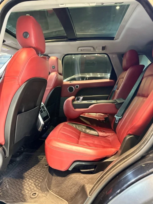 Location Range Rover p300