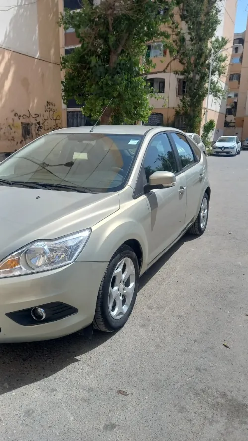 Ford Focus 5 portes 2010 Focus 5 portes
