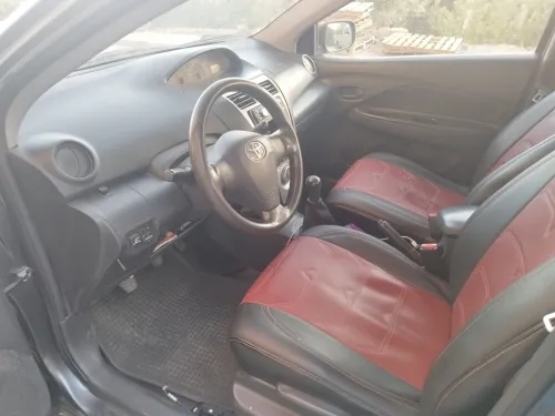 Toyota Yaris 2011 
