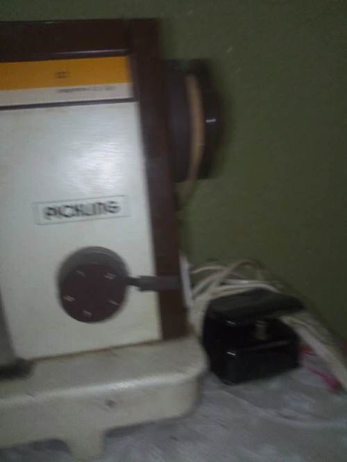Machine à coudre avec moteur électrique robuste
