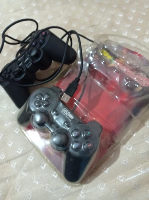 Console manette pour jeux vidéos 
