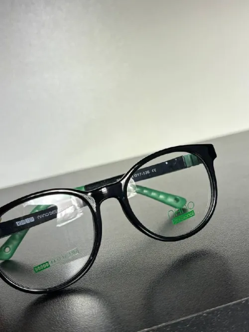 Lunette de vue enfant garçon fille de 4ans à 16 ans