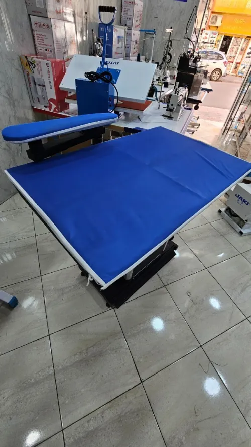 Table de repassage aspirante et chauffante carré طاولة حدادة مستطيلة