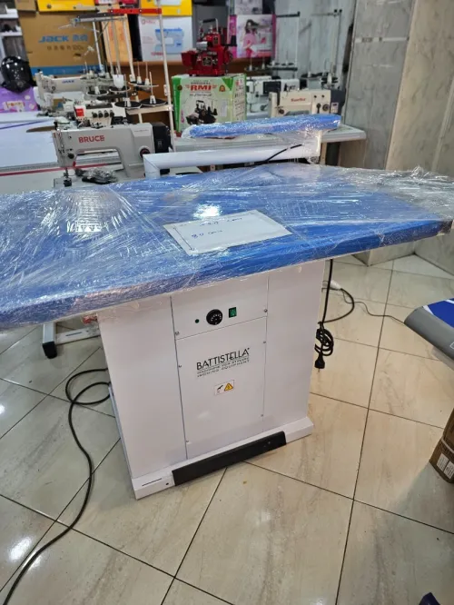 Table de repassage aspirante et chauffante carré طاولة حدادة مستطيلة
