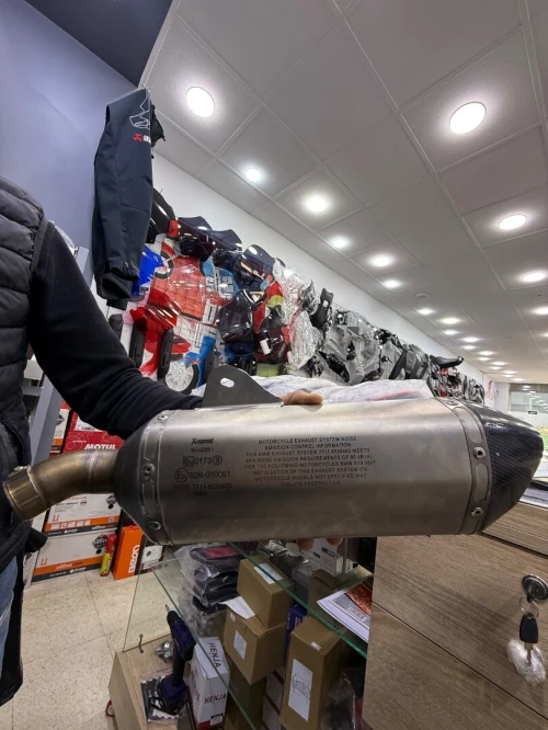 Akrapovic échappement