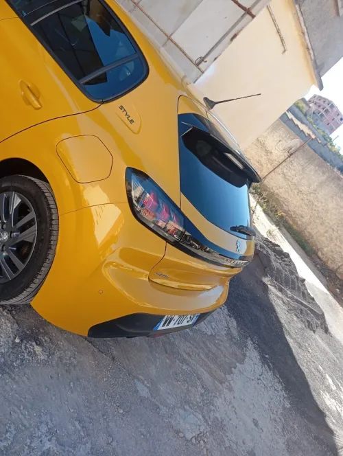 Peugeot 208 2022 208