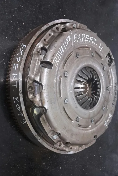 Volant moteur expert traveller 