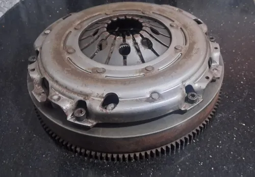 Volant moteur fixe expert 407.