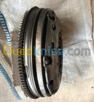 Volant moteur megane 3 2.L DCi