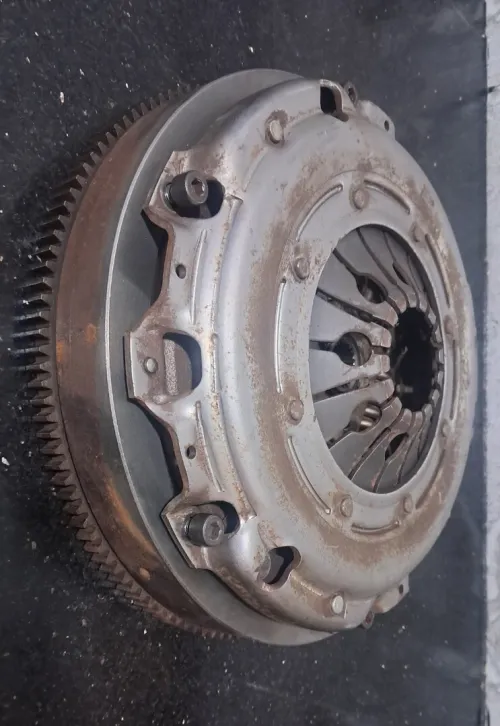 Volant moteur fixe expert 407.