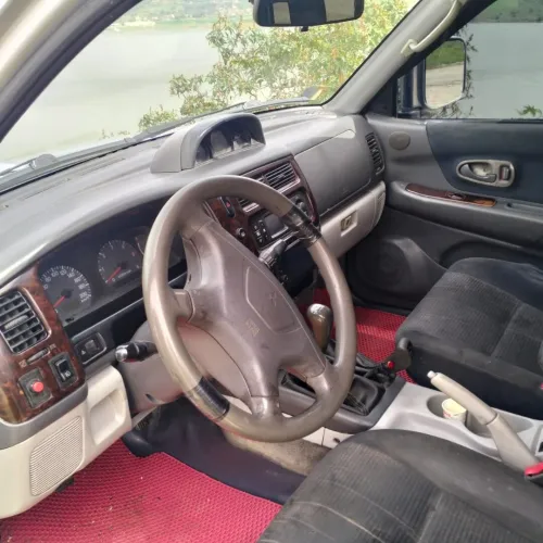 Mitsubishi Pajero Court 2002 